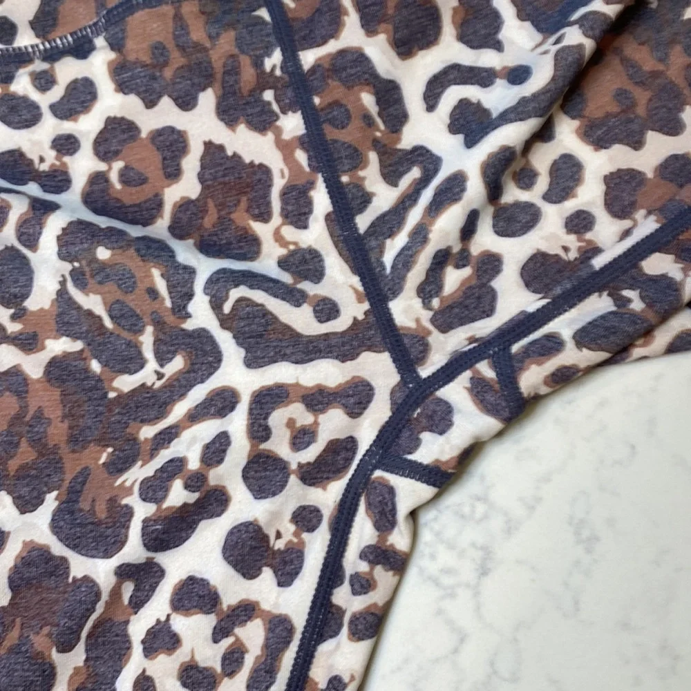 Venus leopard print leggings Sz M (b5) - Picture 5 of 5